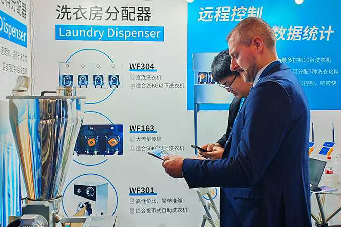 新品首發 | 莫研機電粉體化料分配器 驚艷亮相 2025 中國洗滌展！